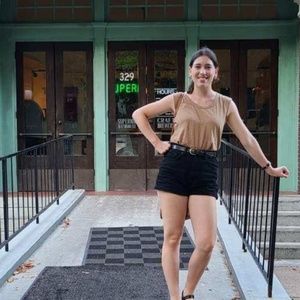 Meet your Posher, Victoria